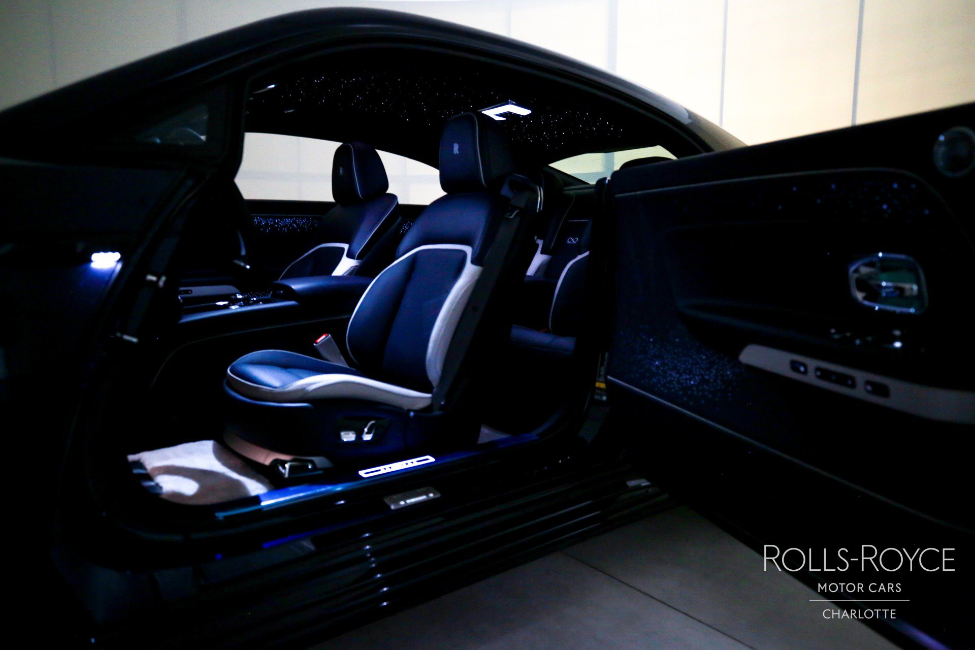 New 2026 Rolls-Royce Spectre Black Badge image 33