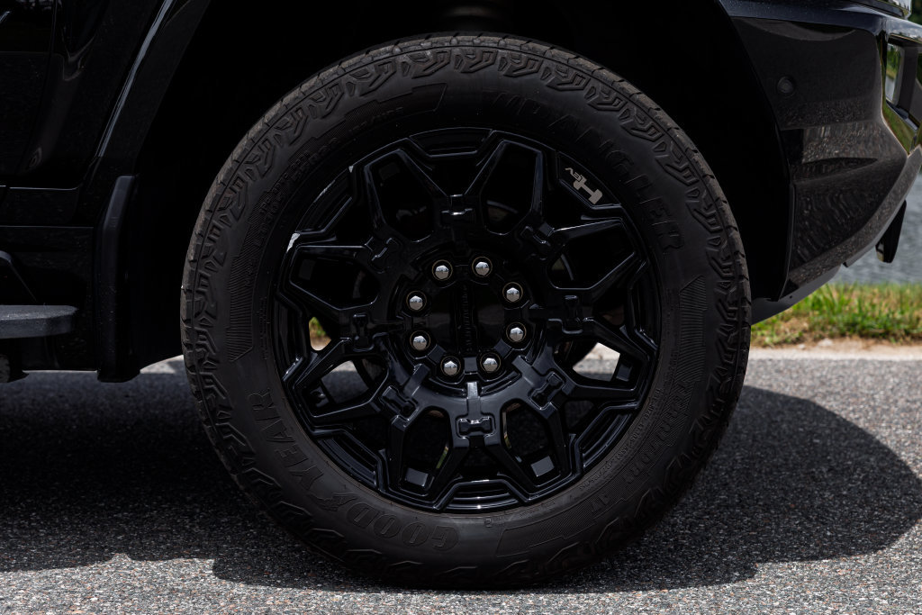 Used 2025 GMC Hummer EV 2X AWD/4WD image 43