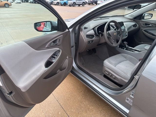 Used 2024 Chevrolet Malibu LT image 9