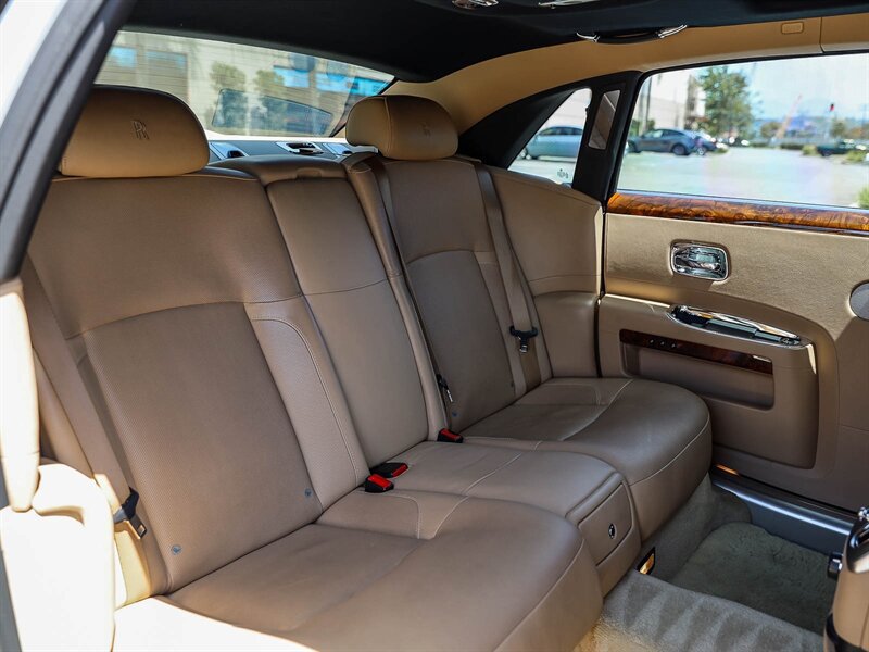 Used 2012 Rolls-Royce Ghost Extended Wheelbase RWD image 22