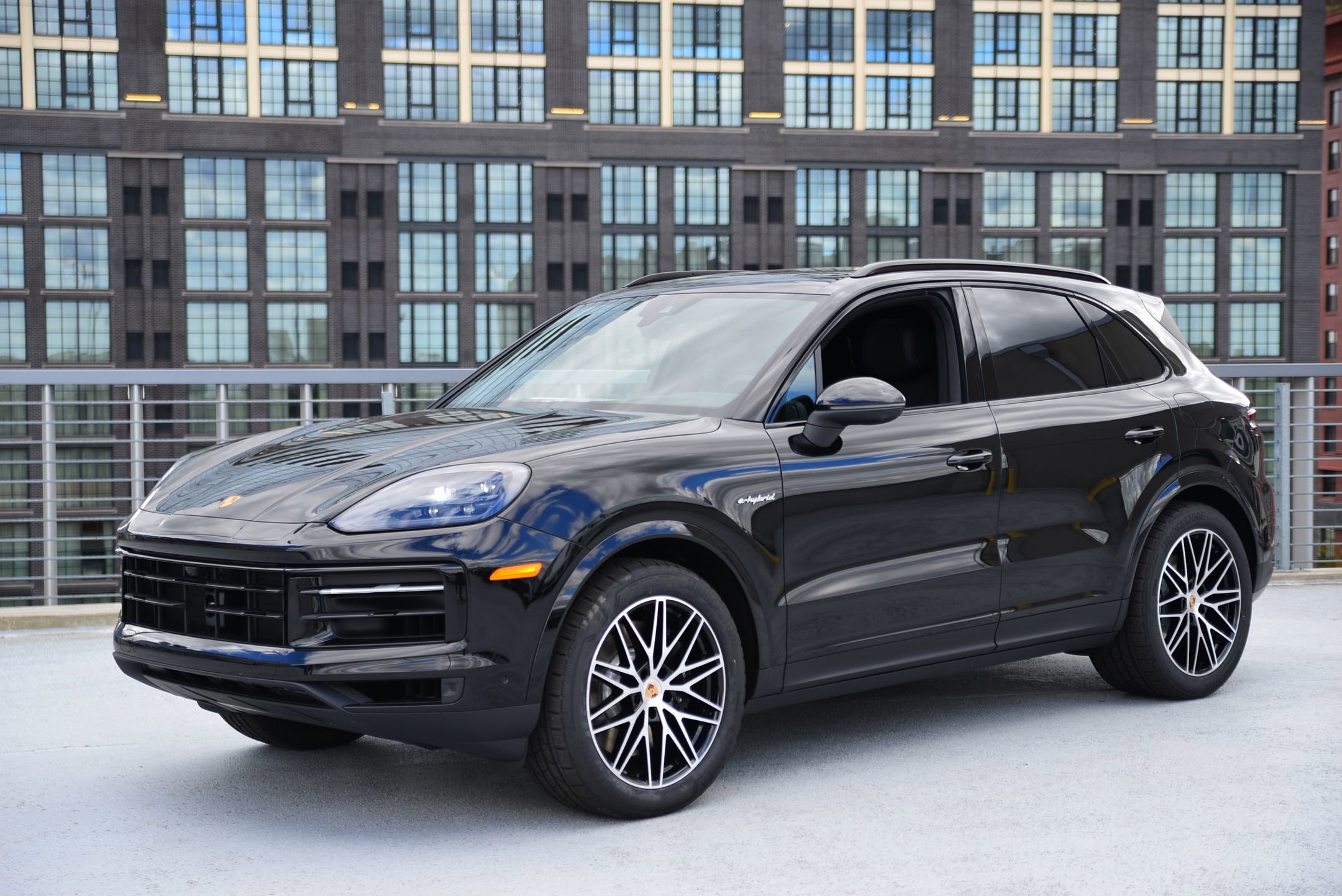 Certified 2026 Porsche Cayenne E-Hybrid image 1