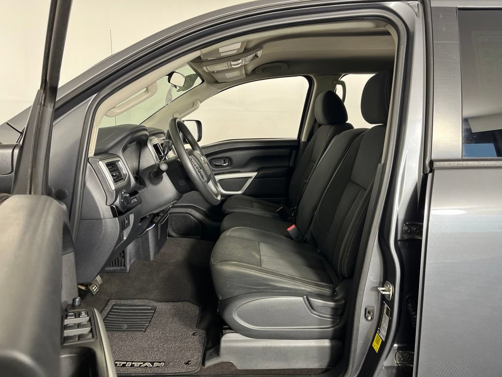 Used 2019 Nissan Titan SV RWD image 24