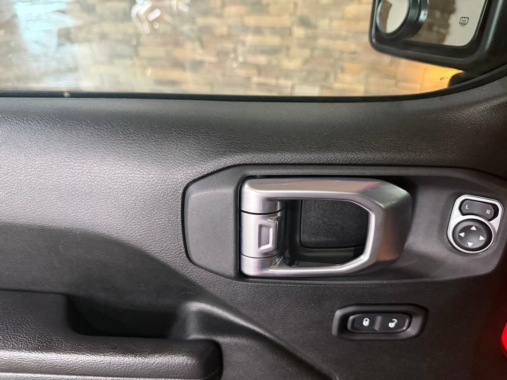 Used 2022 Jeep Gladiator Sport AWD/4WD image 9