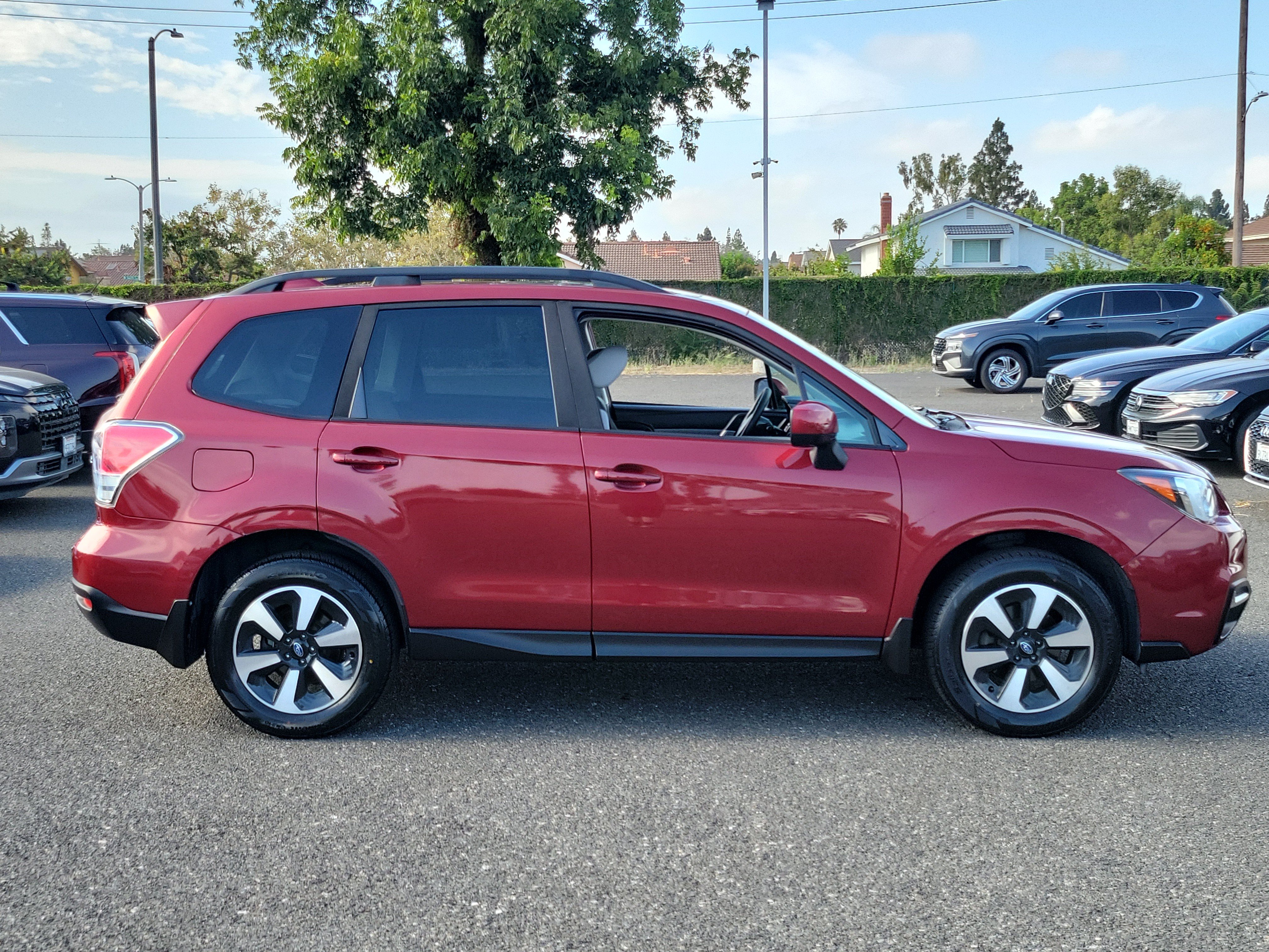 Used 2018 Subaru Forester 2.5i Premium AWD/4WD image 6