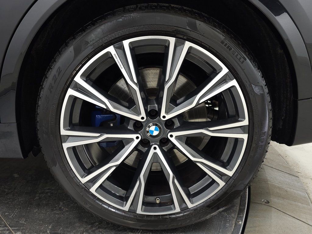 Used 2021 BMW X7 M50i image 13