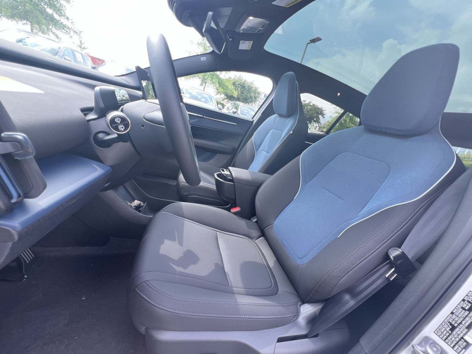 New 2026 Volvo EX30 Ultra w/ Protection Package Premier AWD/4WD image 13