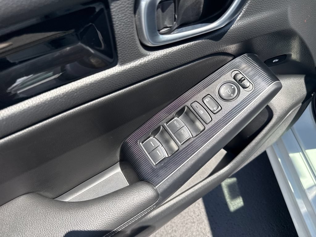 Used 2023 Honda Civic Touring image 10
