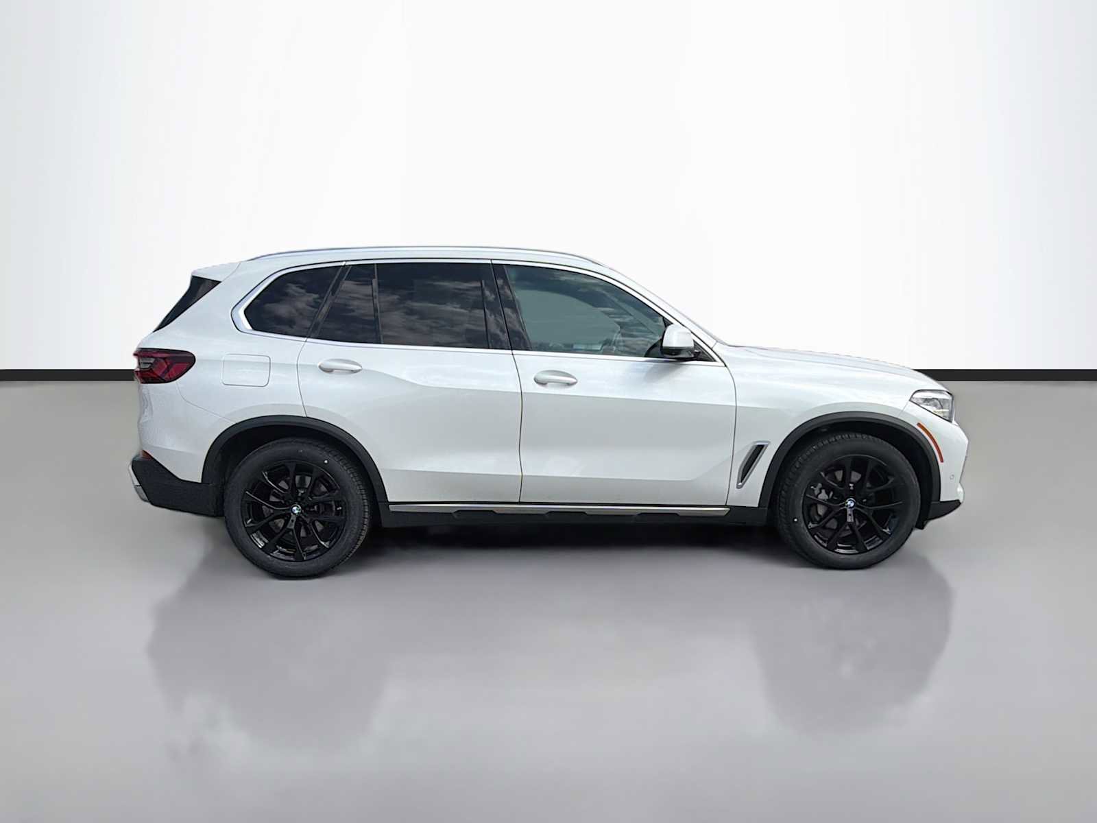 Certified 2023 BMW X5 xDrive40i w/ Premium Package AWD/4WD image 7