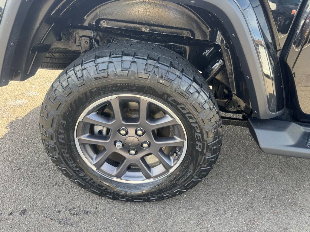 Used 2020 Jeep Gladiator Overland AWD/4WD image 21