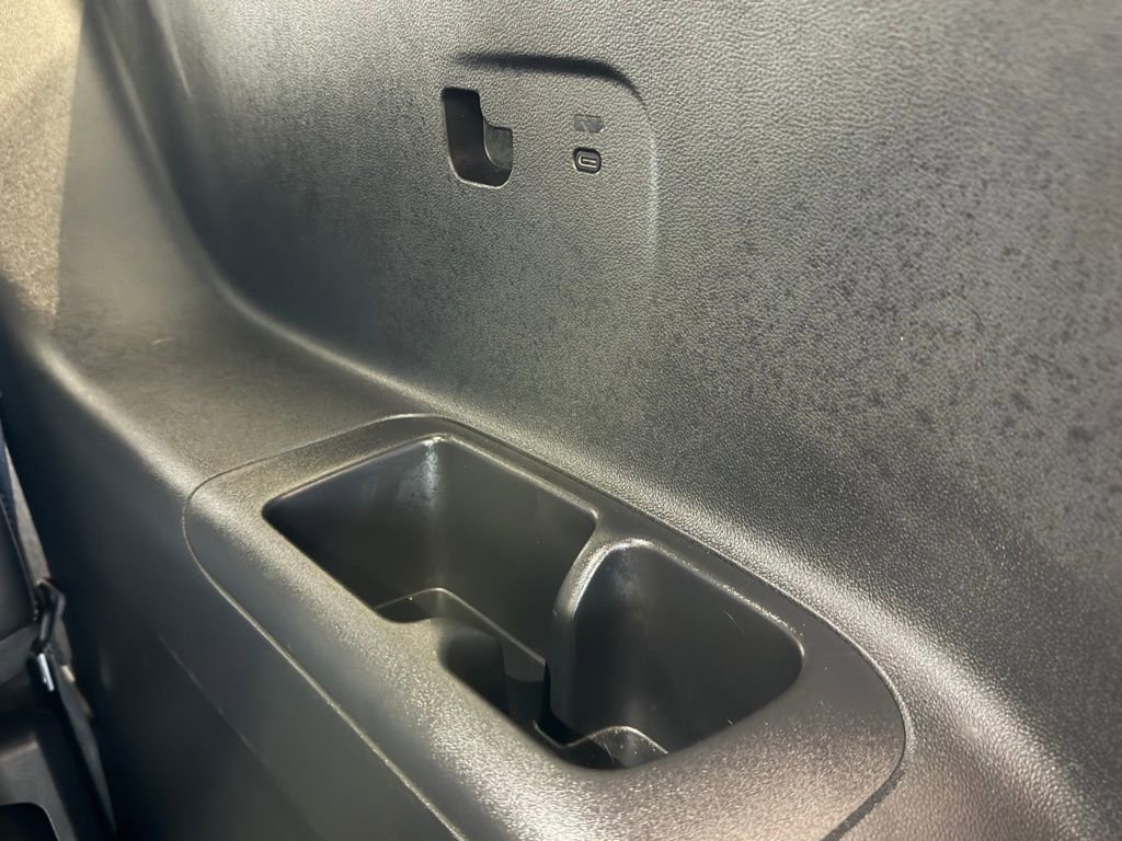 Used 2025 Chevrolet Traverse LT image 33