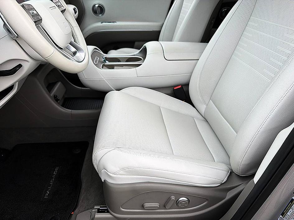 Certified 2026 Hyundai Palisade Limited FWD image 10