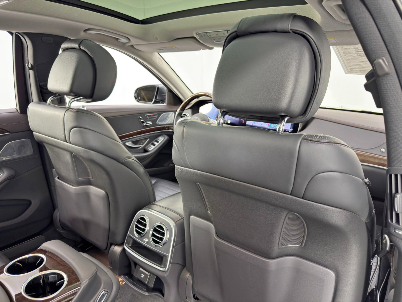 Used 2018 Mercedes-Benz S 560 Sedan image 37