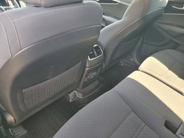 Used 2018 Kia Sorento FWD image 12