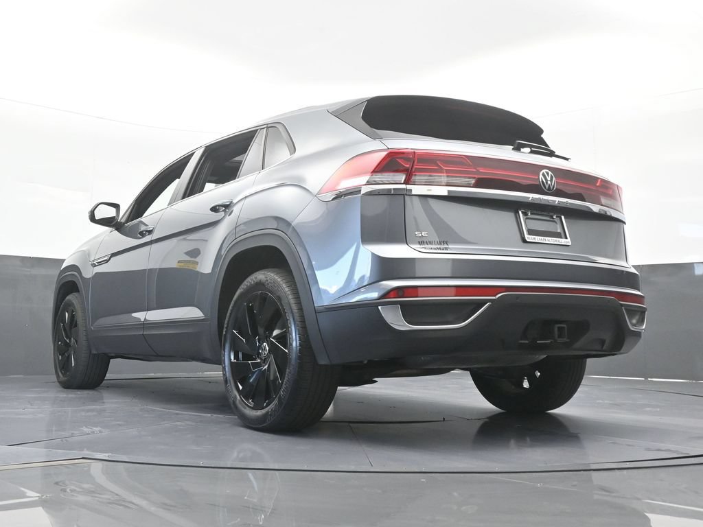 Used 2025 Volkswagen Atlas Cross Sport SE w/ Panoramic Sunroof Package FWD image 65