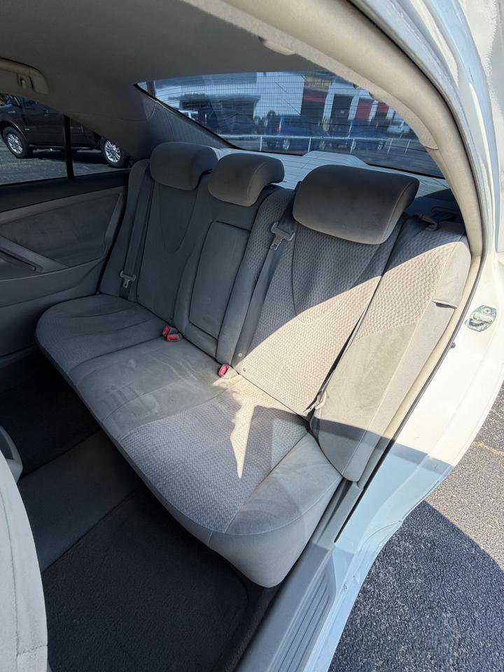 Used 2011 Toyota Camry LE FWD image 15