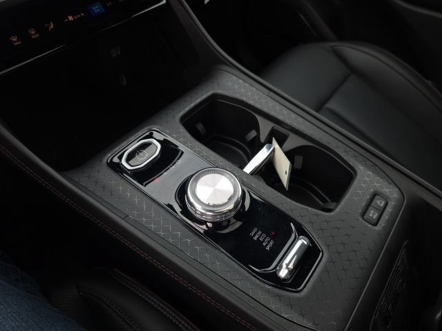 Used 2024 Jeep Wagoneer Launch Edition AWD/4WD image 27