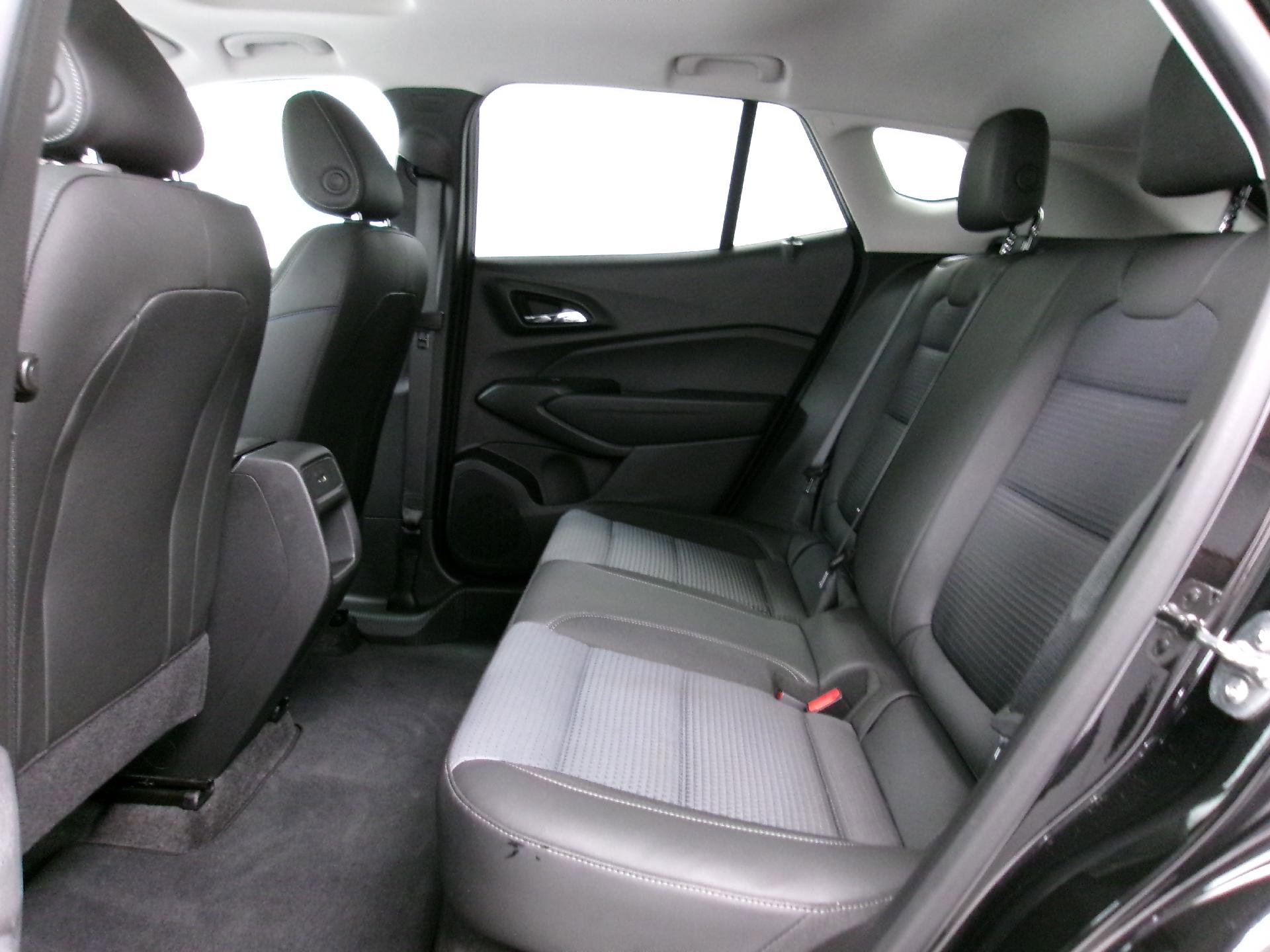 Certified 2024 Chevrolet Trax LT w/ Sunroof Package image 10