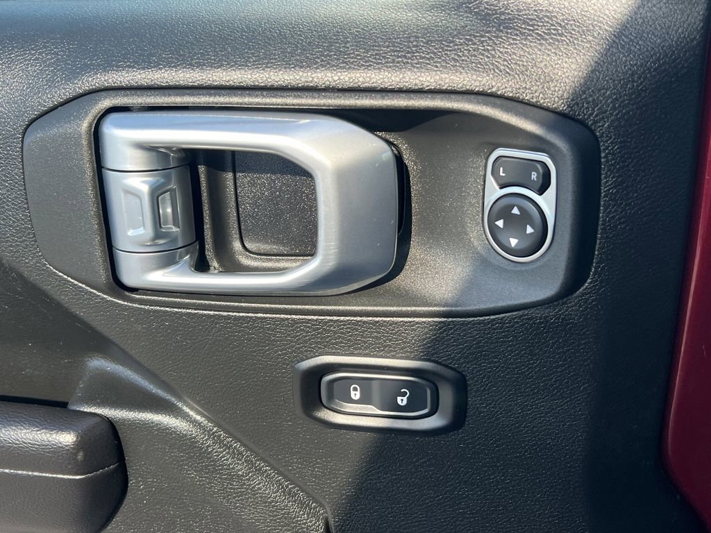 Used 2021 Jeep Gladiator Sport image 14