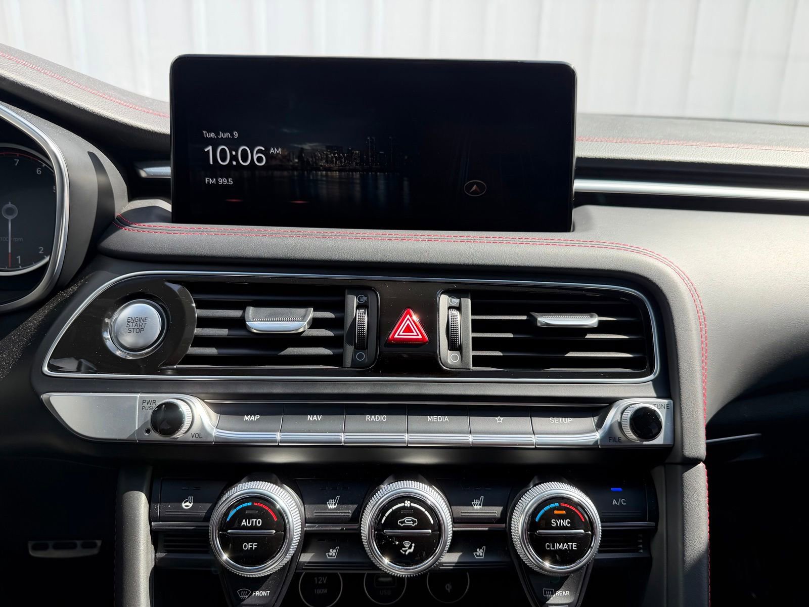 Used 2022 Genesis G70 3.3T RWD image 15