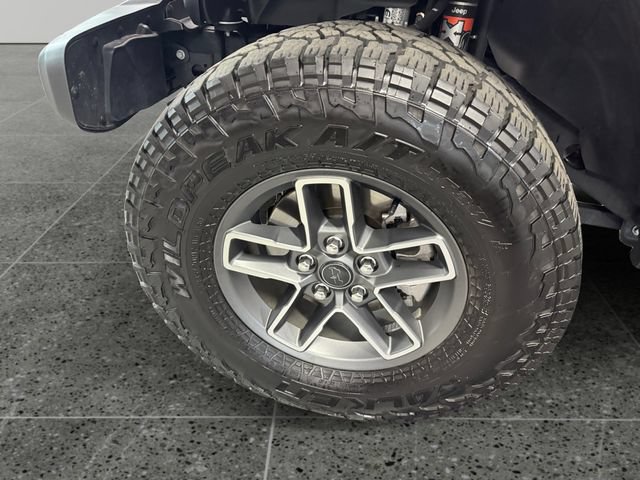 Used 2025 Jeep Gladiator Mojave w/ Safety Group AWD/4WD image 28