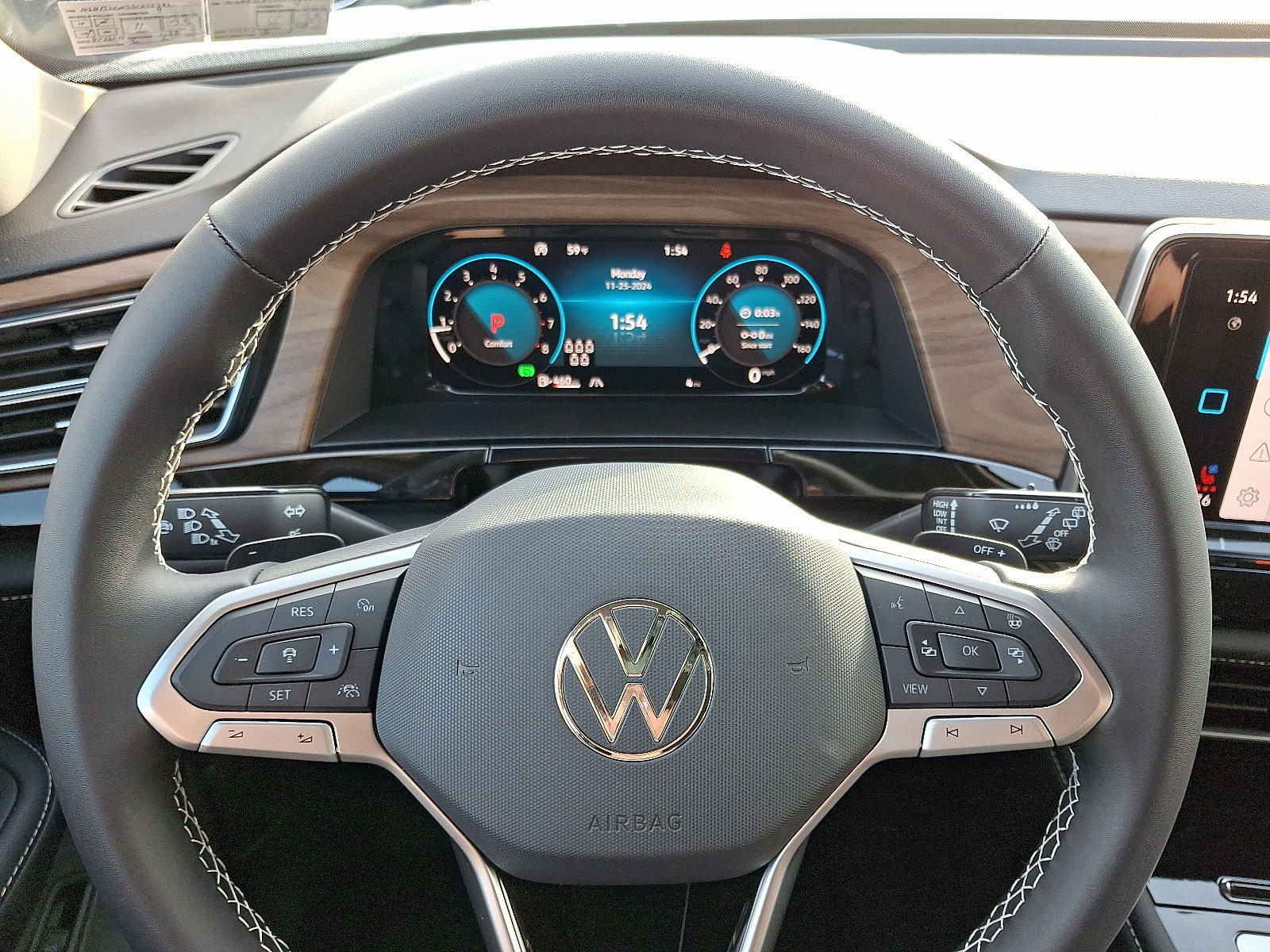 New 2025 Volkswagen Atlas SE image 10