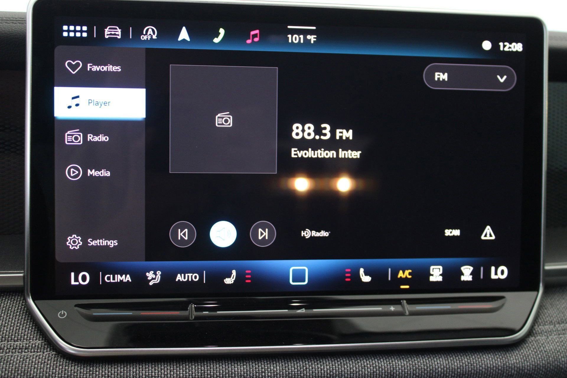 New 2025 Volkswagen Tiguan S FWD image 19