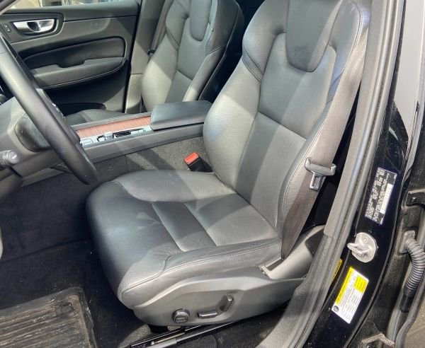 Used 2023 Volvo XC60 B5 Plus w/ Climate Package AWD/4WD image 6
