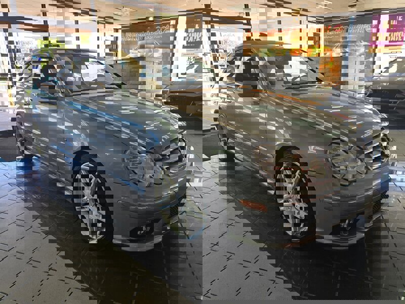 Used 2009 Mercedes-Benz CLK 350 Coupe image 3