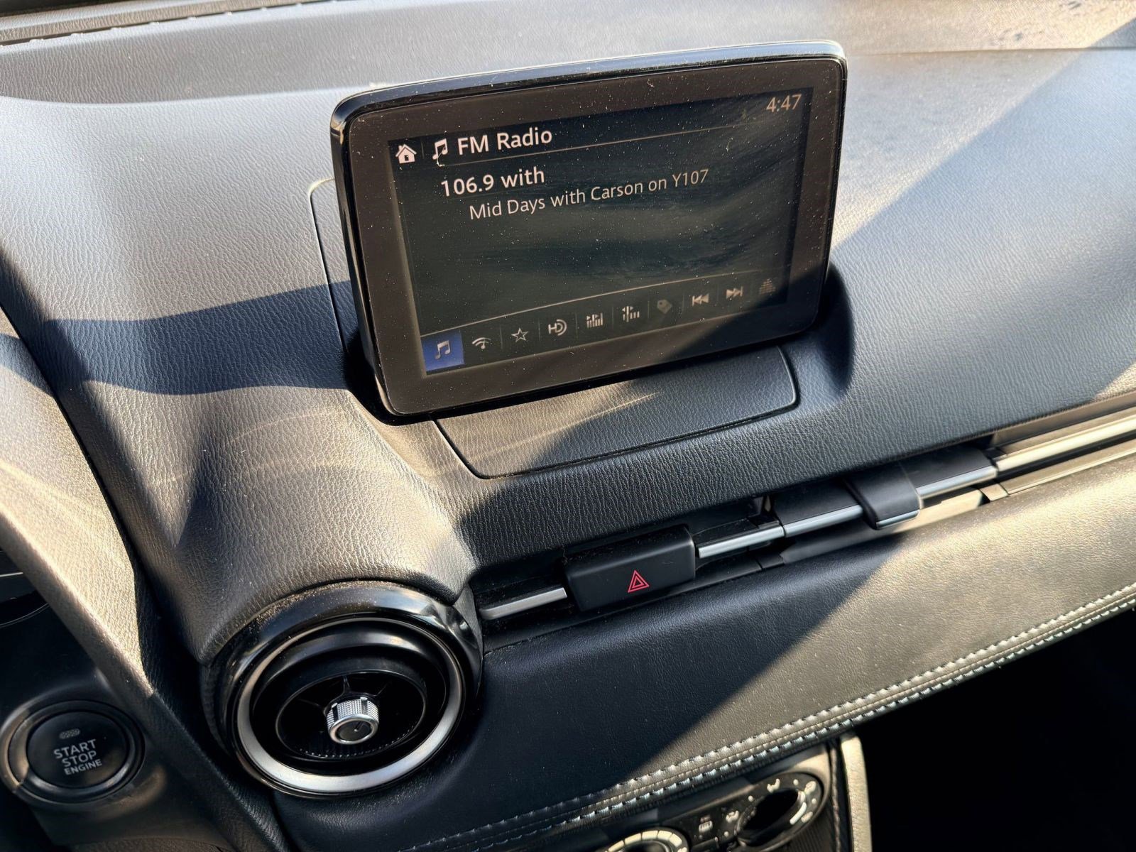 Used 2019 Toyota Yaris LE image 28