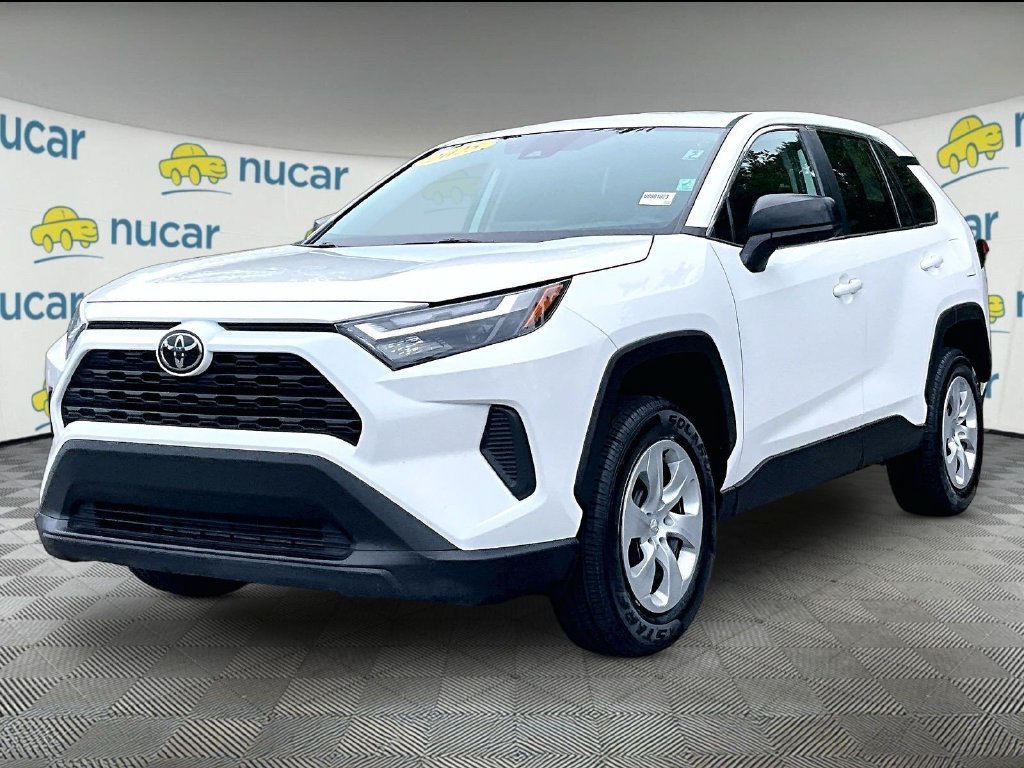Used 2025 Toyota RAV4 LE AWD/4WD image 3