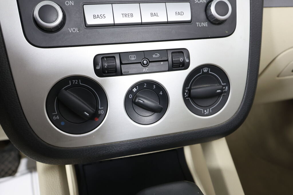 Used 2008 Volkswagen Eos 2.0T image 26