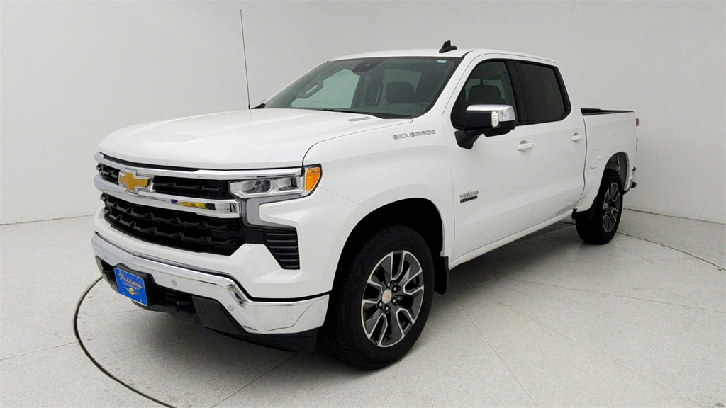 Certified 2025 Chevrolet Silverado 1500 LT w/ Safety Package image 1