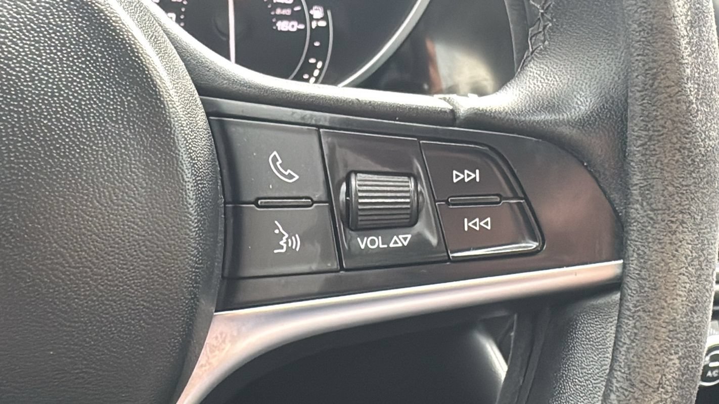 Used 2018 Alfa Romeo Giulia AWD image 25