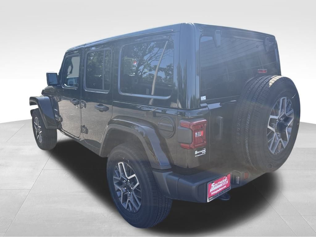 Used 2024 Jeep Wrangler Sahara image 4