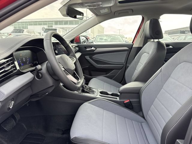 Used 2026 Volkswagen Jetta SE FWD image 11