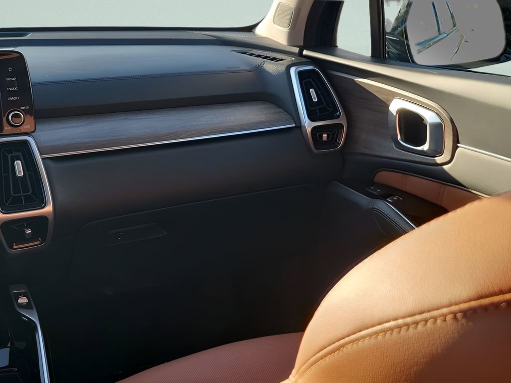 Used 2022 Kia Sorento SX Prestige w/ Rust Color Package image 17