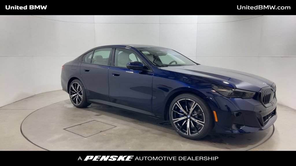 Used 2026 BMW 530i w/ M Sport Package RWD image 2