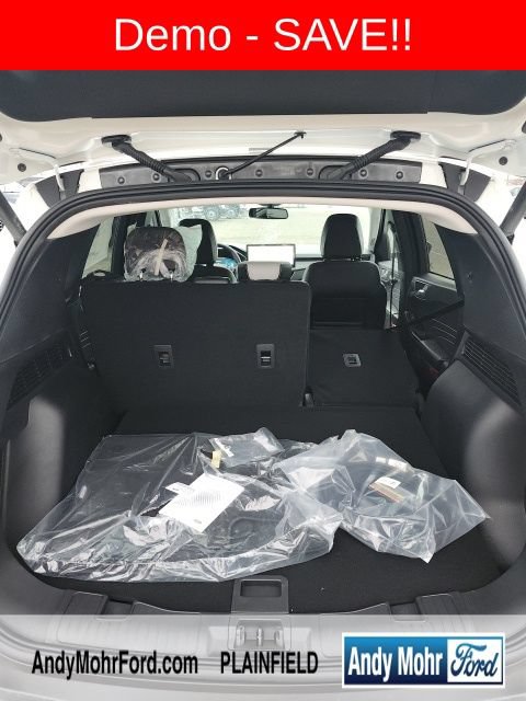 New 2025 Ford Escape SE w/ PHEV Premium Package FWD image 11
