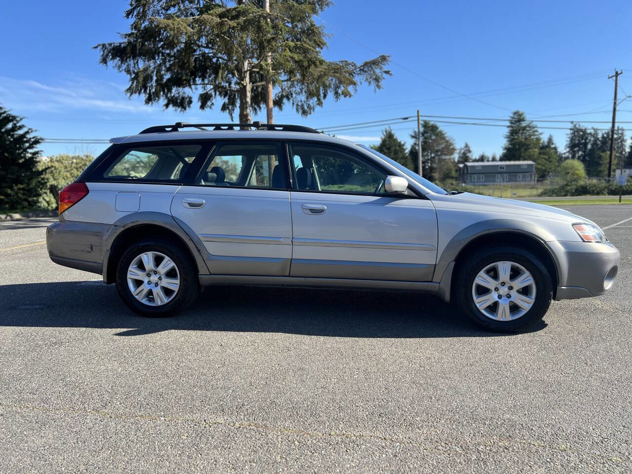 Used 2005 Subaru Outback 2.5i Limited AWD/4WD image 4