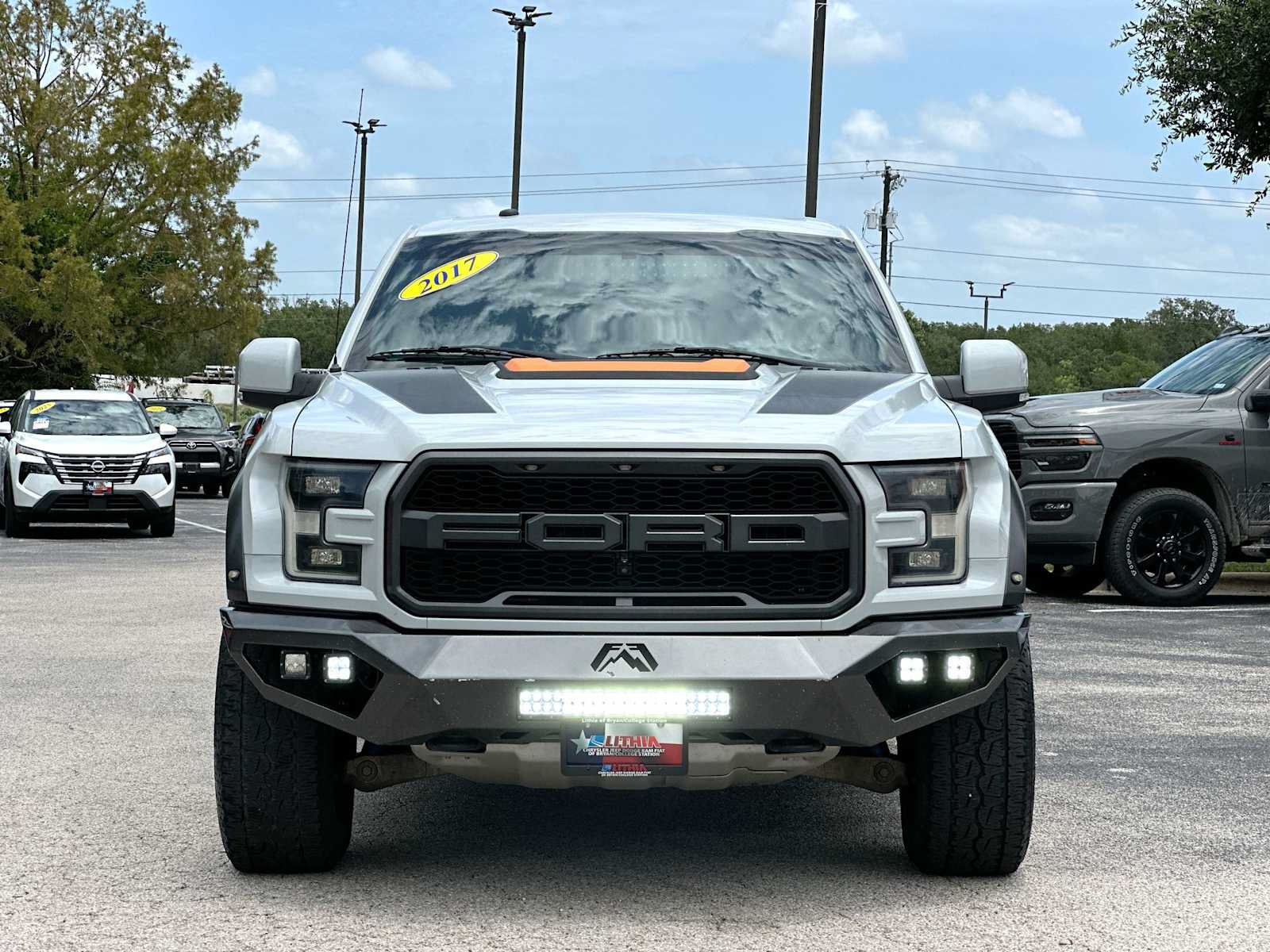 Used 2017 Ford F150 Raptor w/ Equipment Group 802A Luxury AWD/4WD image 10