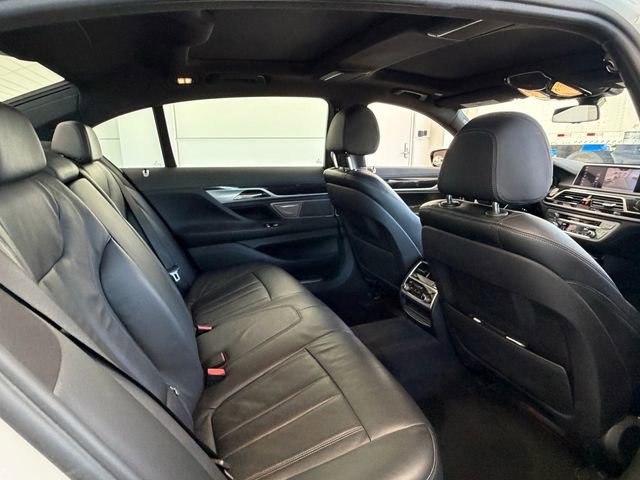 Used 2019 BMW 740i w/ M Sport Package RWD image 12