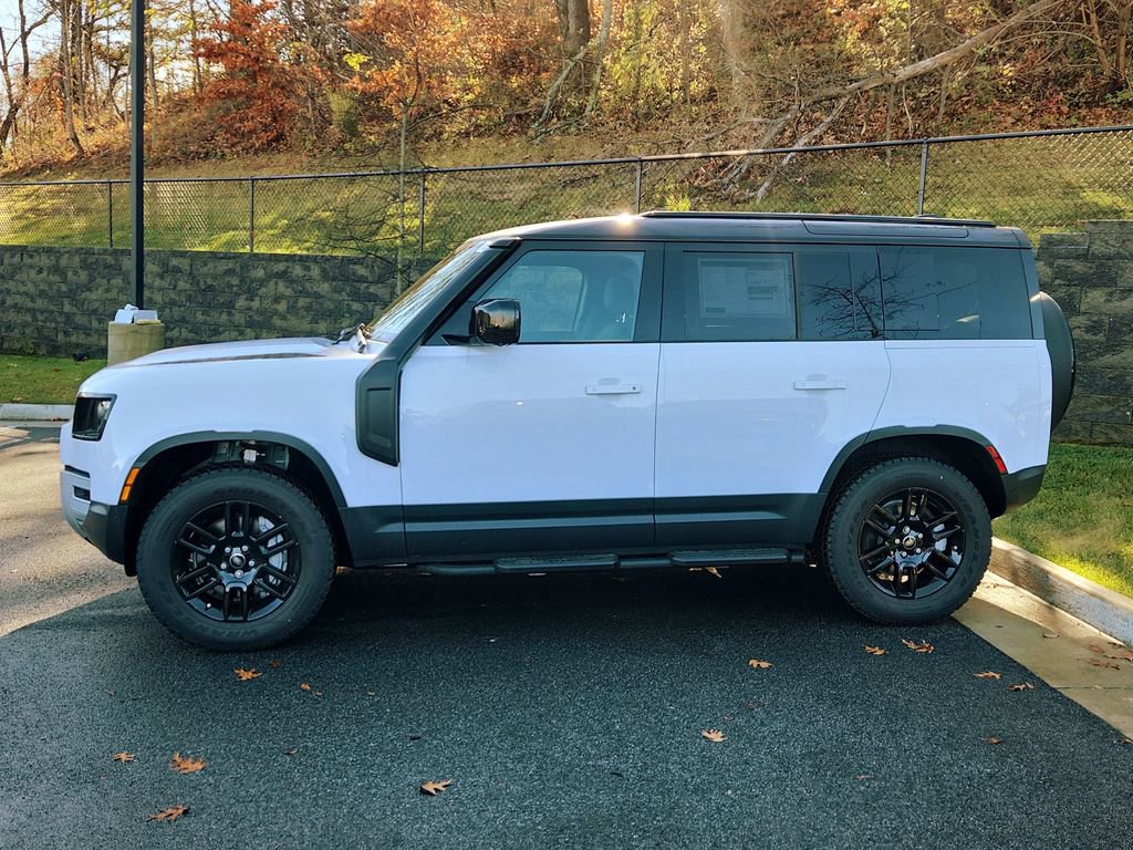Used 2025 Land Rover Defender 110 S image 6