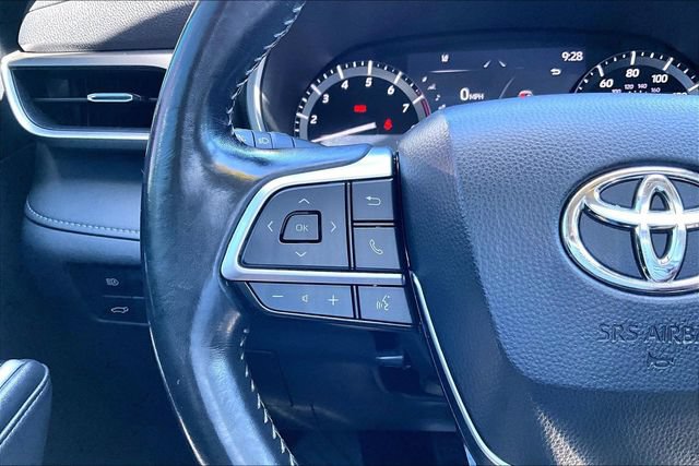 Used 2021 Toyota Highlander XLE FWD image 20