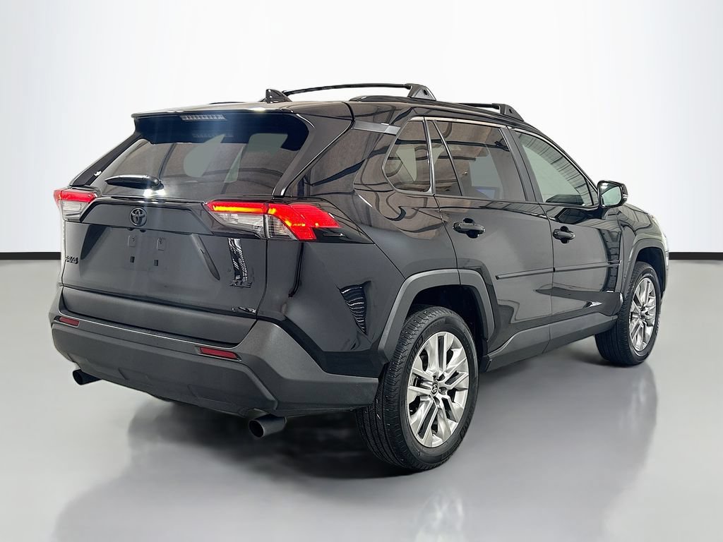 Used 2025 Toyota RAV4 XLE Premium FWD image 4
