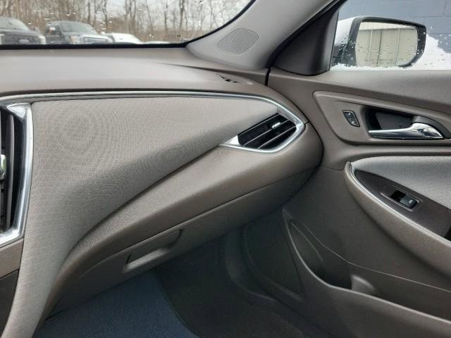 Used 2020 Chevrolet Malibu LT FWD image 14