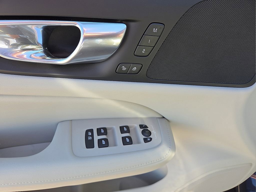 New 2026 Volvo V60 B5 Cross Country Plus w/ Protection Package Premier image 22