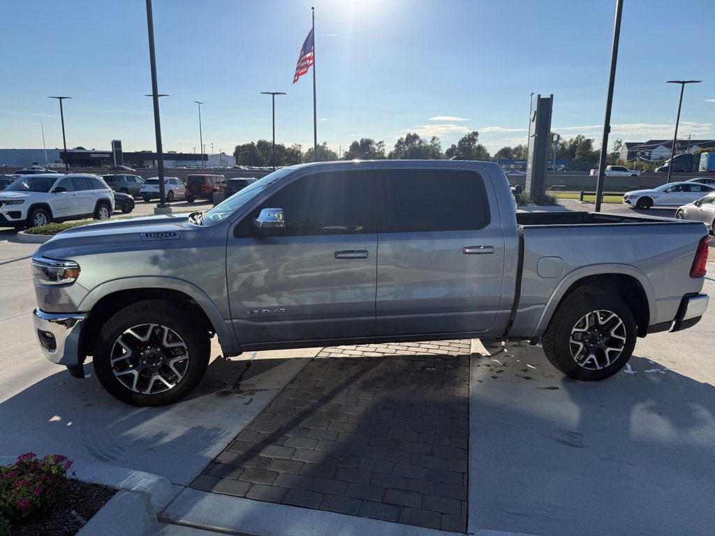 Used 2025 RAM 1500 Laramie AWD/4WD image 5