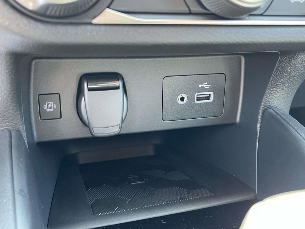 New 2025 Nissan Versa SV w/ Trunk Package image 29