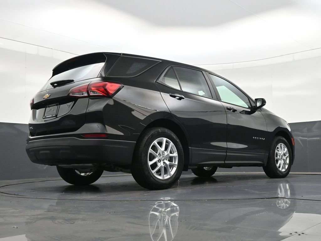 Used 2024 Chevrolet Equinox LS image 28