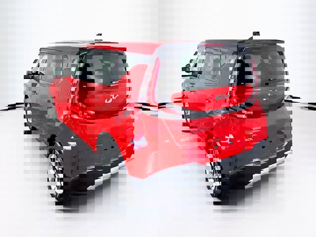 Used 2023 Kia Soul LX w/ LX Technology Package FWD image 7